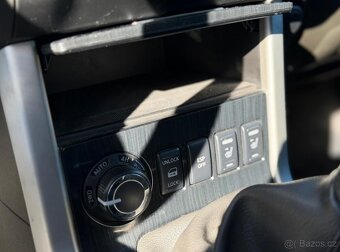 Nissan Pathfinder 2.5 dCi LE 140kw - 9