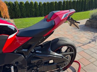 Honda CBR 1000rr Fireblade - 9