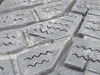 Zimní sada 215/70 R16, 114,3 - 9
