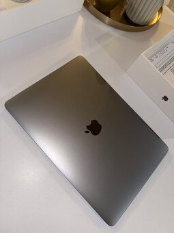 MacBook Air 13" Retina (2019) - 9