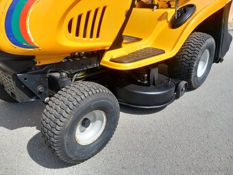 Prodám zahradní traktor MTD 13Hp - 9