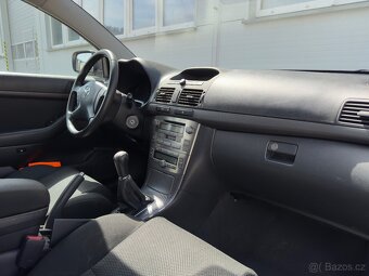 Toyota Avensis T25 2.0 85Kw - 9