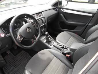 ŠKODA OCTAVIA 3 2.0 TDI R.2015 ELEGANCE SERVISNÍ KNÍŽKA - 9