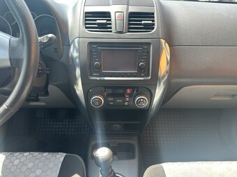 Suzuki SX4 1.6i 88kW Style 4x4 serviska - 9