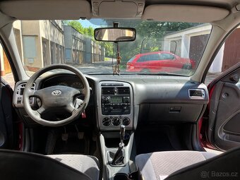 Toyota Avensis 1.8 VVTI - 9