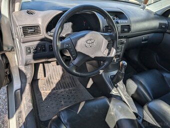 Toyota Avensis 2004 2.0 85kw d4d - 9
