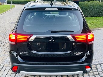 Mitsubishi Outlander 2.0i BENZÍN MANUÁL LED KAMERA 2WD 2017 - 9