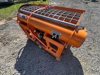 Míchačka na beton na Smykový Nakladač - 9