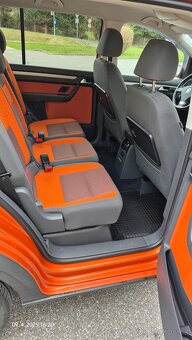 Prodám VW CrossTouran 1,4 TSI 125 kw - 9