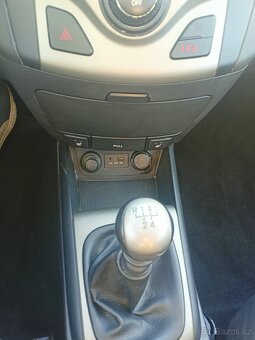 Prodám Hyundai i30 CW, 1.6 92kw, nová spojka, nová stk - 9