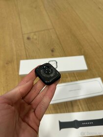 Apple Watch 7 45mm GPS černé - 9
