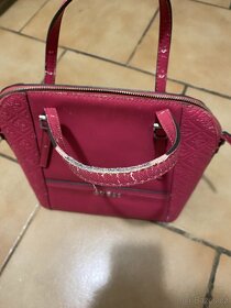Kabelka do ruky Guess - 9