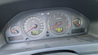 Volvo V70 D5 136kW 2006 automat náhradní díly - 9