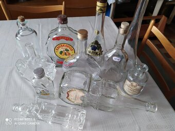 láhve 0,5l a 1lt s uzávěrem, plucky (placatky) 0,2l - 9