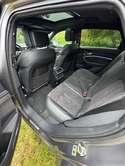 Audi Etron 55 - 300kW, baterie 96kW, moznost rychlodobijeni - 9