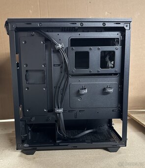 pc skříň be quiet Pure Base 500 Black - 9