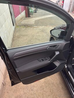 VW TOURAN 2.0 TDI R-LINE NAVI VYHŘ.SEDAČKY, KAMERA,SENZORY - 9