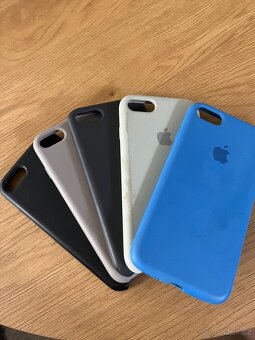 Apple iPhone SE 2020 černý 64GB - 9