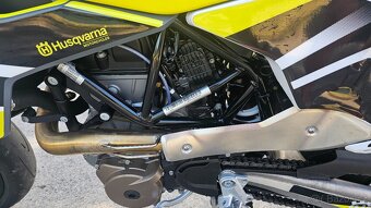 Husqvarna 701 Supermoto r.v.2021 - 9