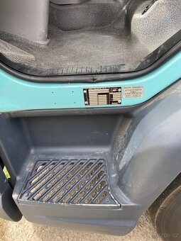 Nákladní automobil DAF LF 180 s hákem na ABROLL kontejner. - 9