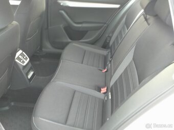 ŠKODA OCTAVIA COM III,1,6 TDi,ESP,KLIMA,ČR.SERVISKA - 9