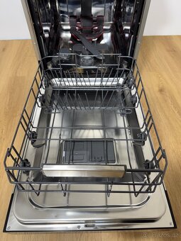 Myčka nádobí Whirlpool WSFO 3O23 PF X nerez - 9