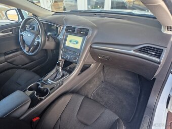 Ford Mondeo 2,0 TDCi 132kW Titanium Manuál - 9