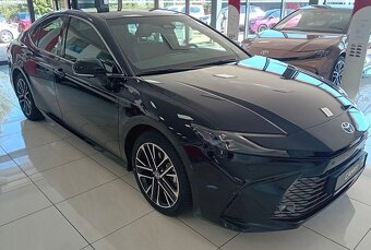 Toyota Camry Hybrid 2025 - 9