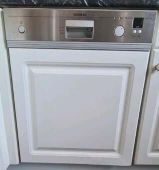 Venkovská kuchyně se spootřebiči Siemens, 4760 - 9