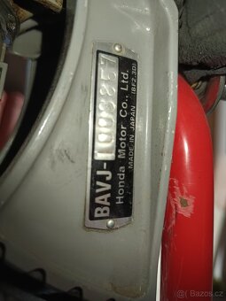 Člun s motorem Honda - 9