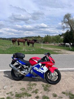 Honda CBR600f4i TOP STAV - 9