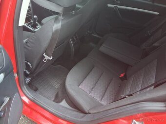 ŠKODA OCTAVIA COMBI 1.6TDI.77KW.R.V.2012 - 9