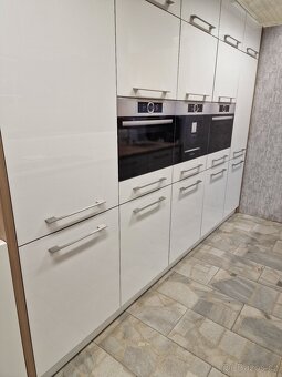 Nová kuchyňská linka vč. spotřebičů za 50% ceny. - 9