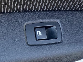 BMW Řada 1 2.0 D , 105 kW nafta, 2012 - 9