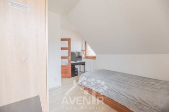 Prodej rodinného domu 415 m2, pozemek 1105 m2 - Valašská Pol - 9