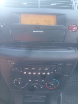 Citroën C4 1.4i 16v - 9
