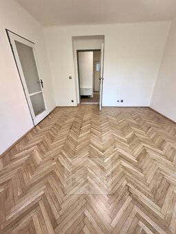 Pronájem bytu 2+1, 55 m2 se zahradou - Praha - Modřany - 9