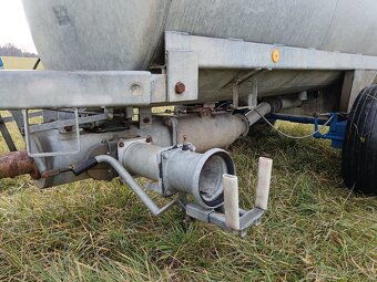 Nasávací Fekál / Cisterna / Nádrž na vodu / Lejta, 6m3 - 9