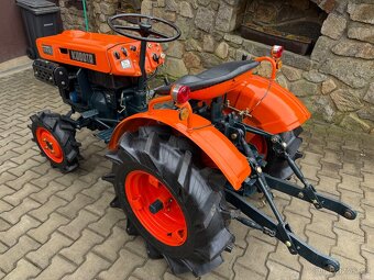 malotraktor Kubota B5000 - 9