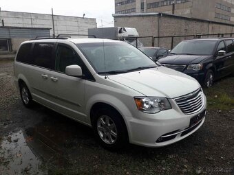 Chrysler Town and Country 3,6 pentastar - 9