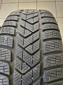 Prodám ORIGINÁLNÍ disky 17" na Scalu + Pneu Pirelli - 9