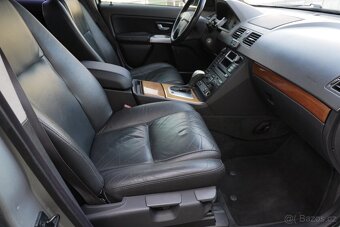 Volvo XC90 2,4D D5 EXECUTIVE AWD - 9