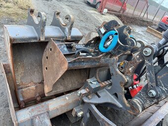 MECALAC 8MCR ,r.v. 2021, klima, dobrý stav - 9