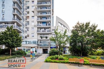 Prodej, komerční/obchodní prostory, 47 m2, Sluneční náměstí - 9
