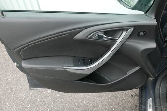 Opel Astra J 1.7 Cdti 81 kW M6° Sports Tourer - 9