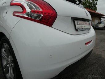 Peugeot 208 1.6i 88kW serviska, 2x kola, klima - 9