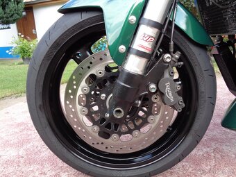 Triumph Speed Triple 955i - 9