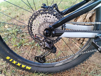 Giant Trance X3, velikost M, kola průměr 27,5 - 9