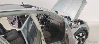 Škoda Octavia Scout III 1:18 - 9