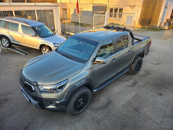 TOYOTA HILUX INVINCIBLE DOUBLE CAB, 2,8D - 4D 150 KW - 9